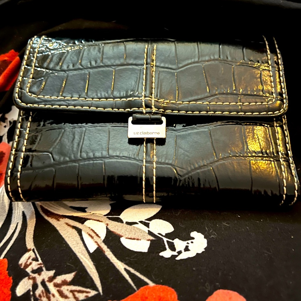 Liz Claiborne Wallet in excellent condition